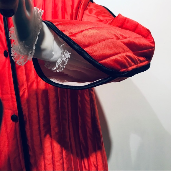 SOLD. 70s Quilted Red/Blk High Collar Jacket M - Picture 6 of 8